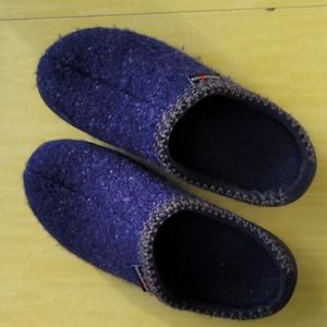 REDUCED!  Haflinger Wool Slippers Hard Sole 42 Like New!